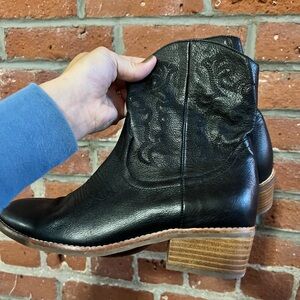 Black Leather Western Boots